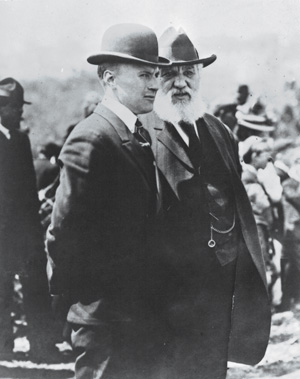 Lt. Thomas E. Selfridge with Alexander Graham Bell. Courtesy of the U.S. Army